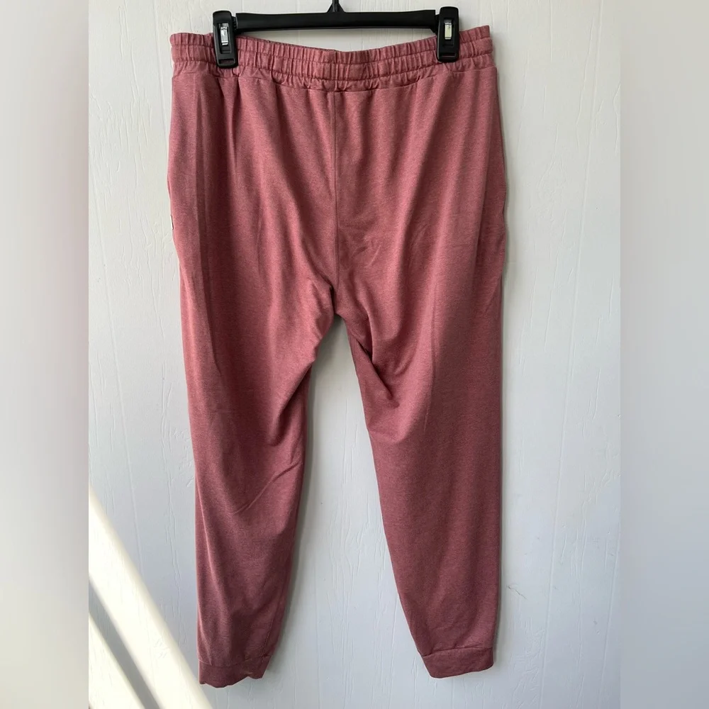 Vuori Women’s Performance Jogger (size L) - Picture 9 of 14